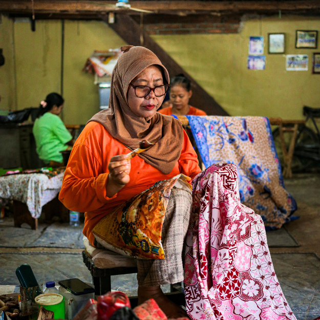 Batik tulis making proces