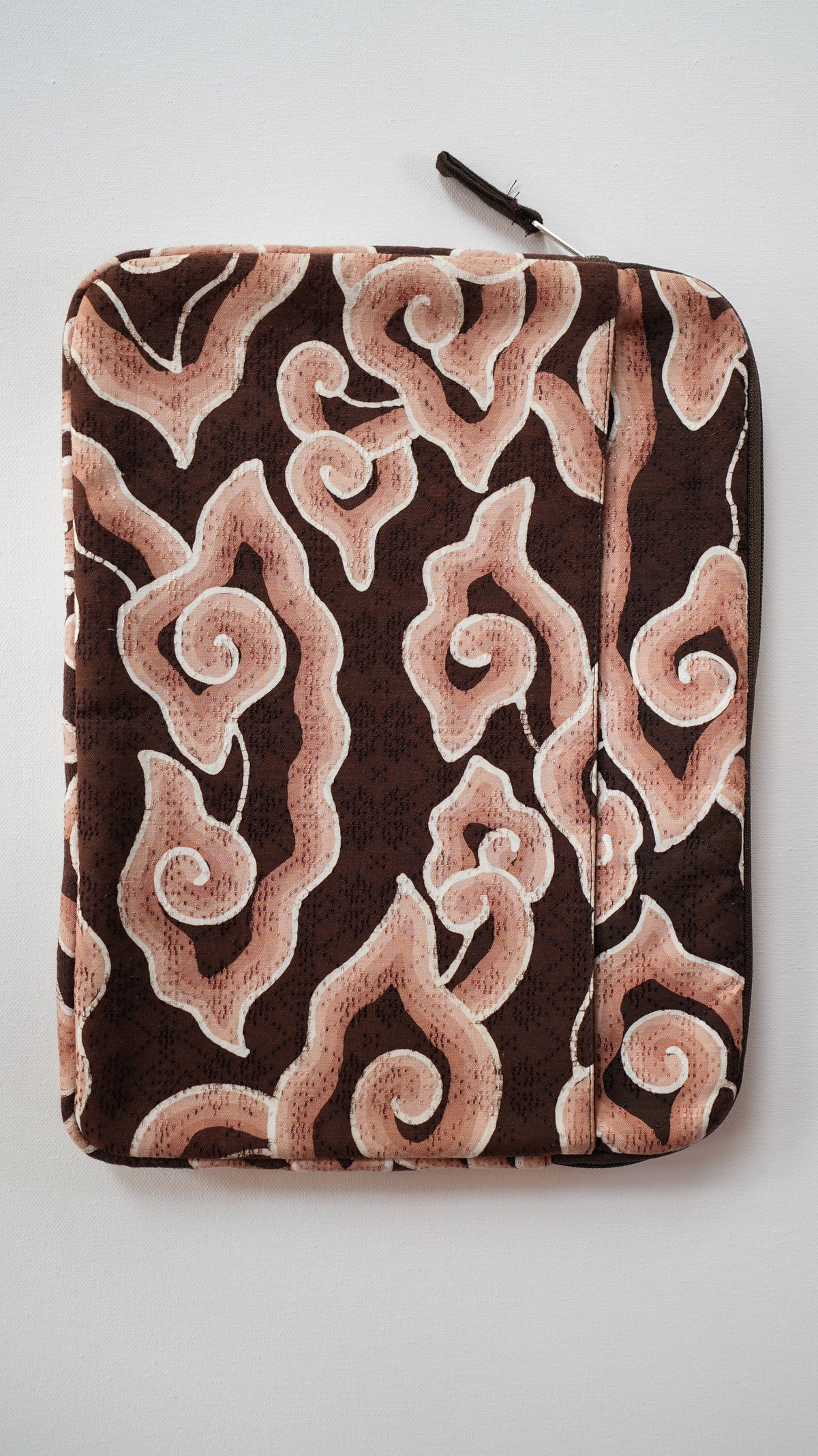 NEW: Laptop sleeve 15 & 16 inch Mega Mendung brown