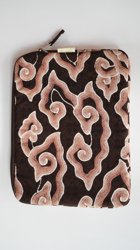 NEW: Laptop sleeve 13 & 14 inch Mega Mendung brown