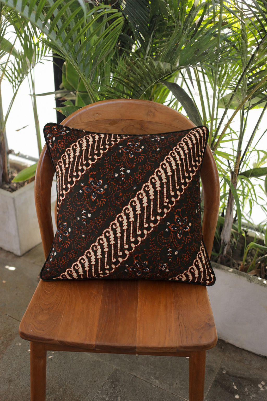 Cushion cover Cokelat