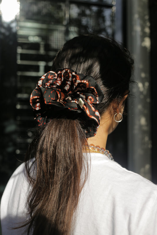 Batik Scrunchie - Cokelat Silk