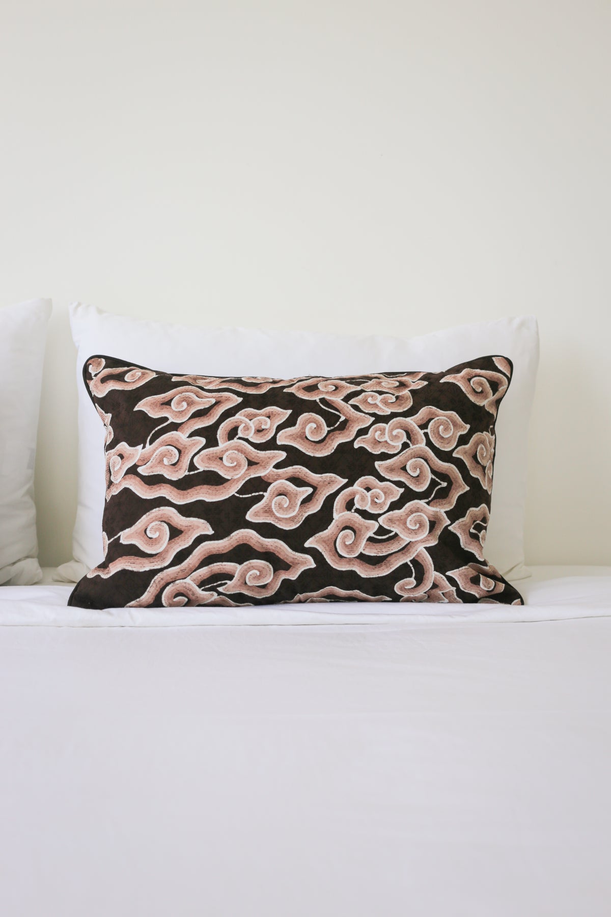 Cushion cover Mega Mendung brown