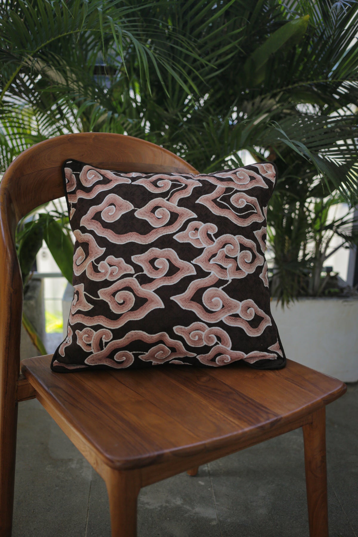 Cushion cover Mega Mendung brown